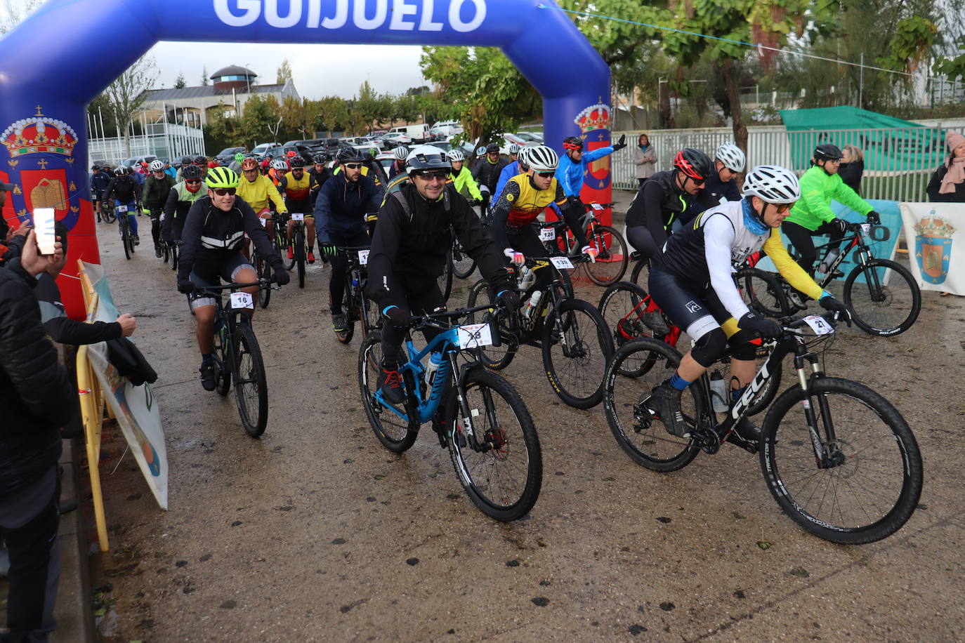 Guijuelo disfruta con la VIII Jamountain bike solidaria