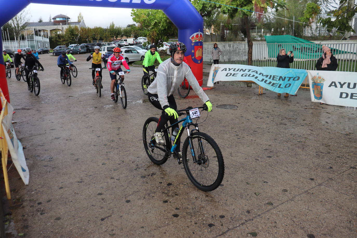 Guijuelo disfruta con la VIII Jamountain bike solidaria