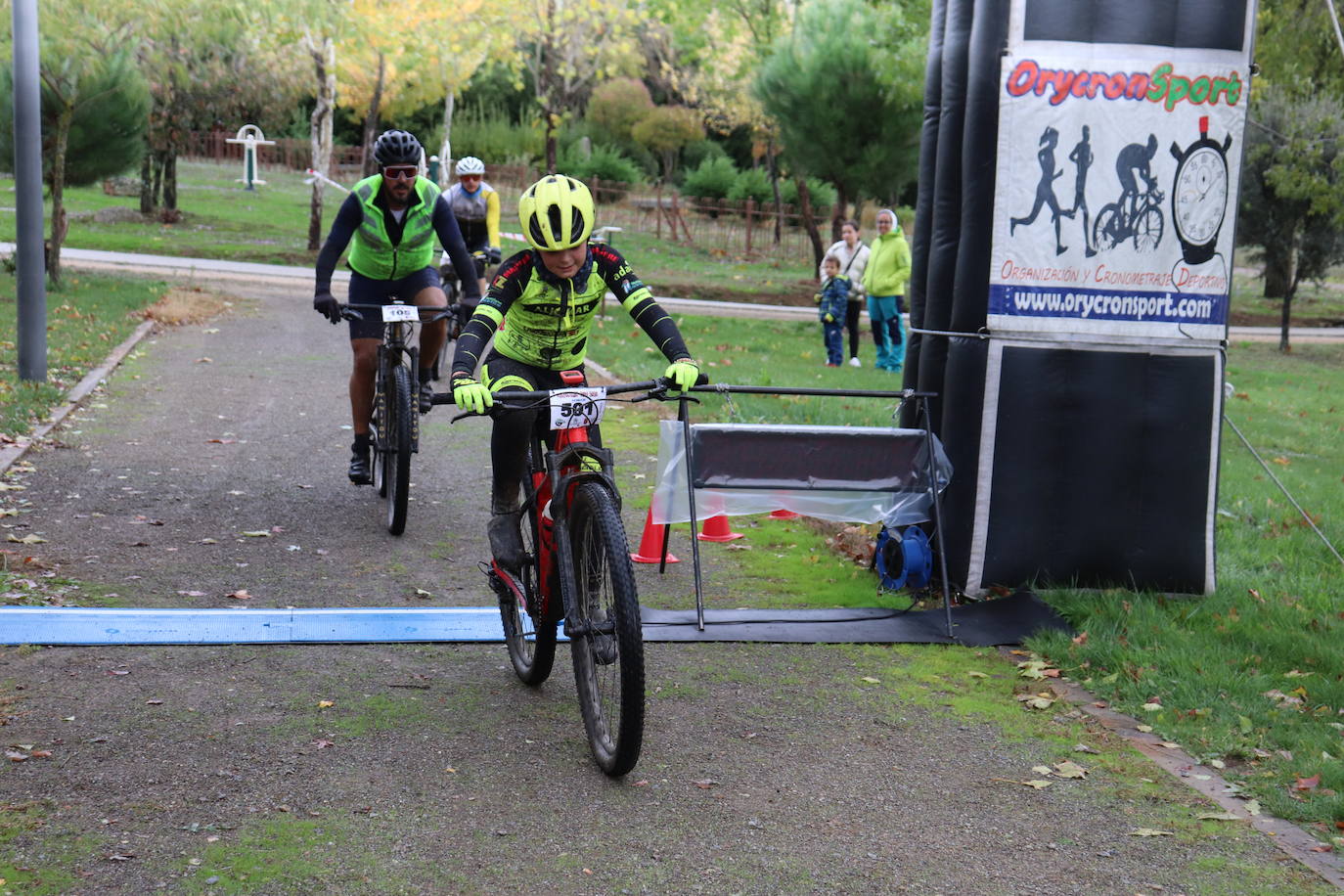 Guijuelo disfruta con la VIII Jamountain bike solidaria