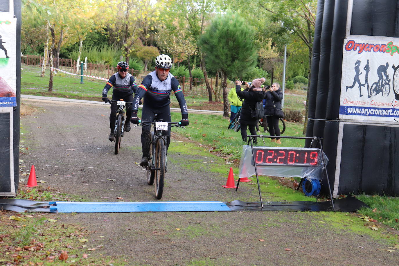 Guijuelo disfruta con la VIII Jamountain bike solidaria