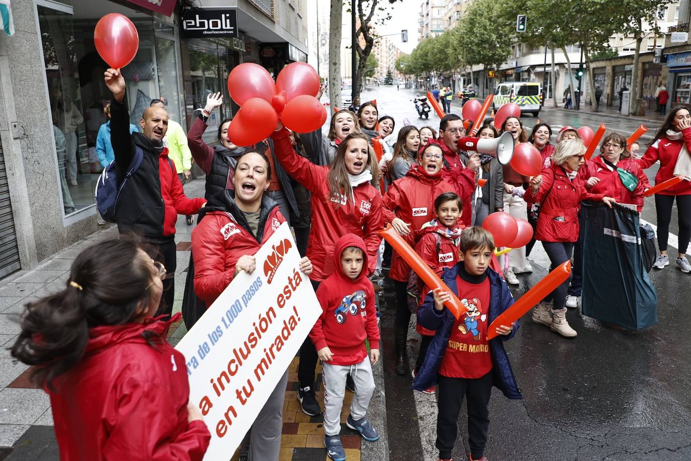 Salamanca llena sus calles con un nuevo éxito de la Carrera de los Mil Pasos