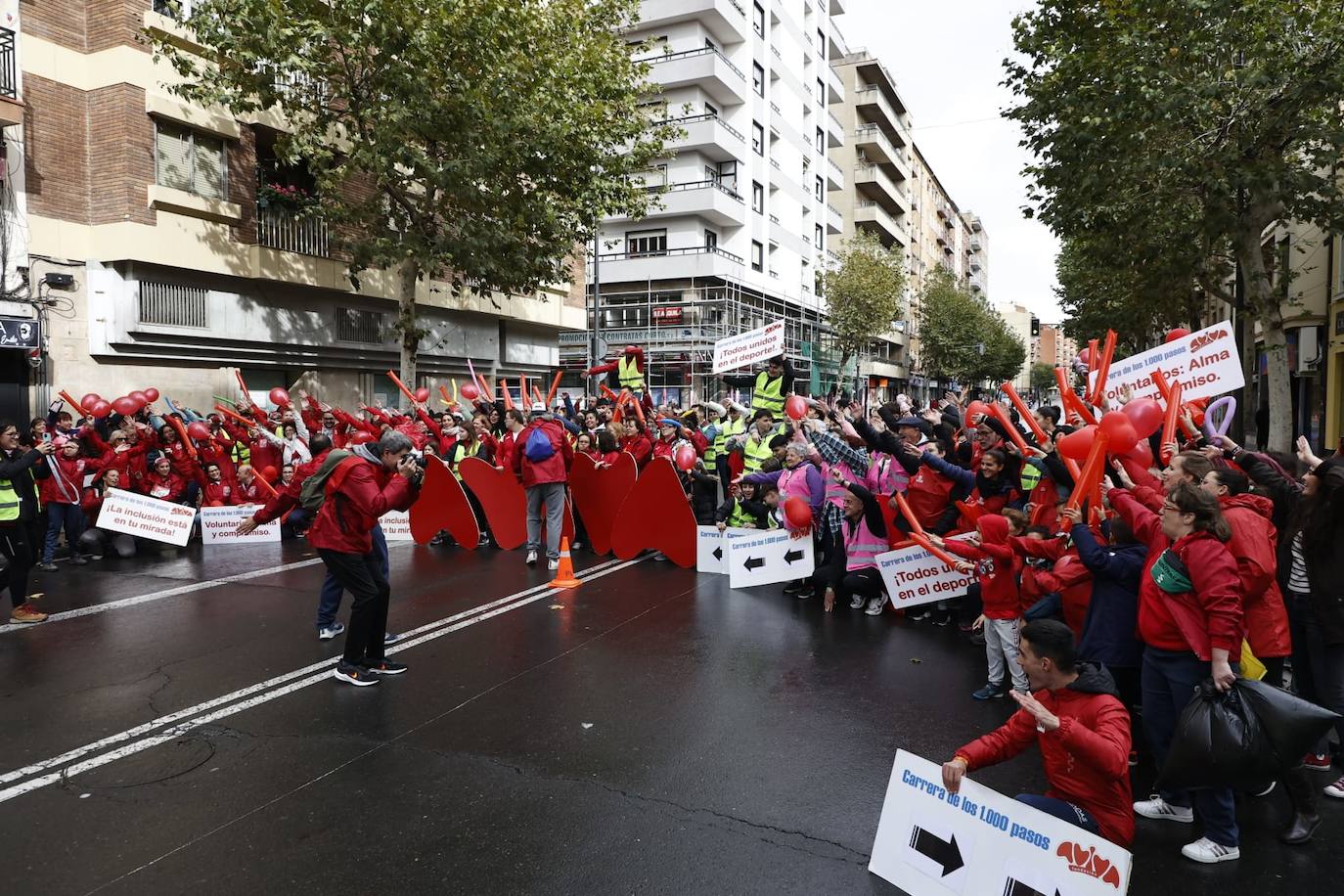 Salamanca llena sus calles con un nuevo éxito de la Carrera de los Mil Pasos