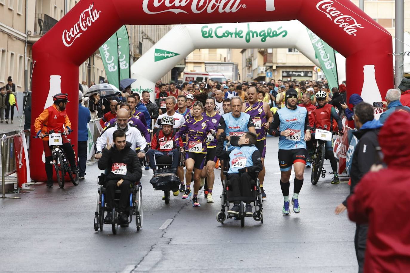 Salamanca llena sus calles con un nuevo éxito de la Carrera de los Mil Pasos