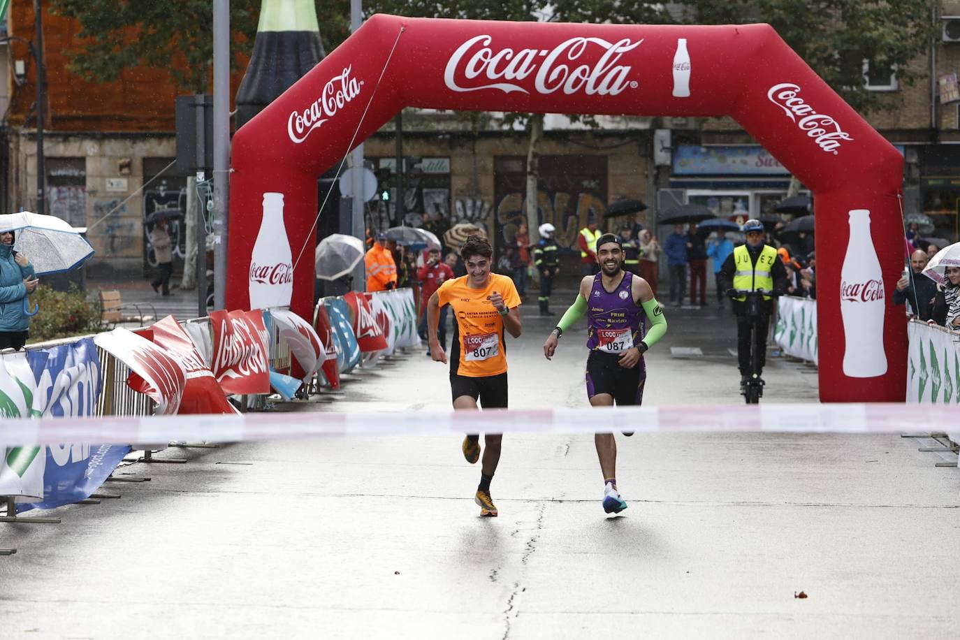 Salamanca llena sus calles con un nuevo éxito de la Carrera de los Mil Pasos