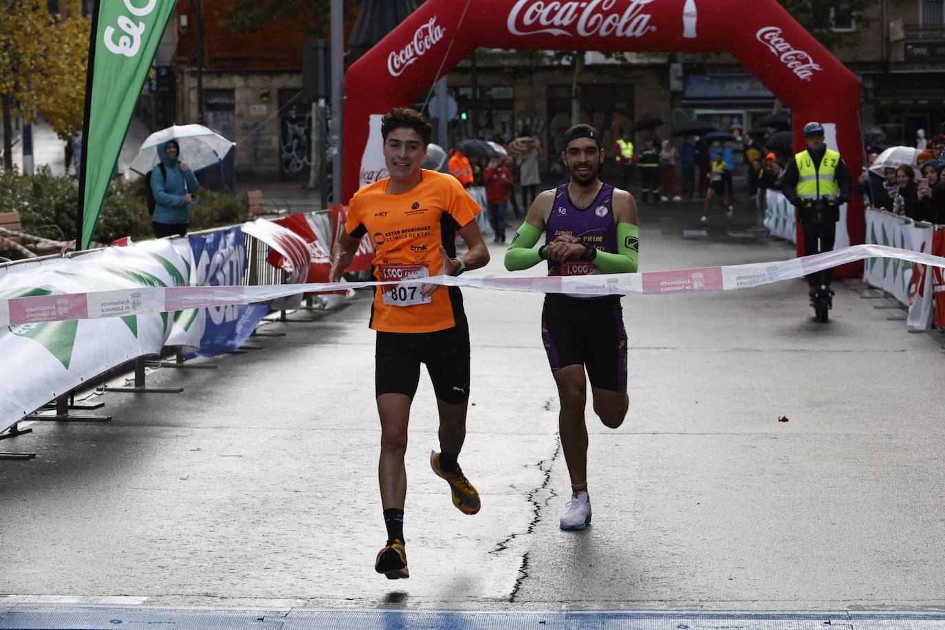 Salamanca llena sus calles con un nuevo éxito de la Carrera de los Mil Pasos