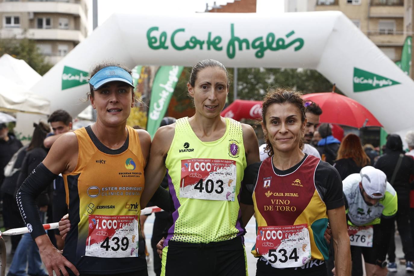 Salamanca llena sus calles con un nuevo éxito de la Carrera de los Mil Pasos