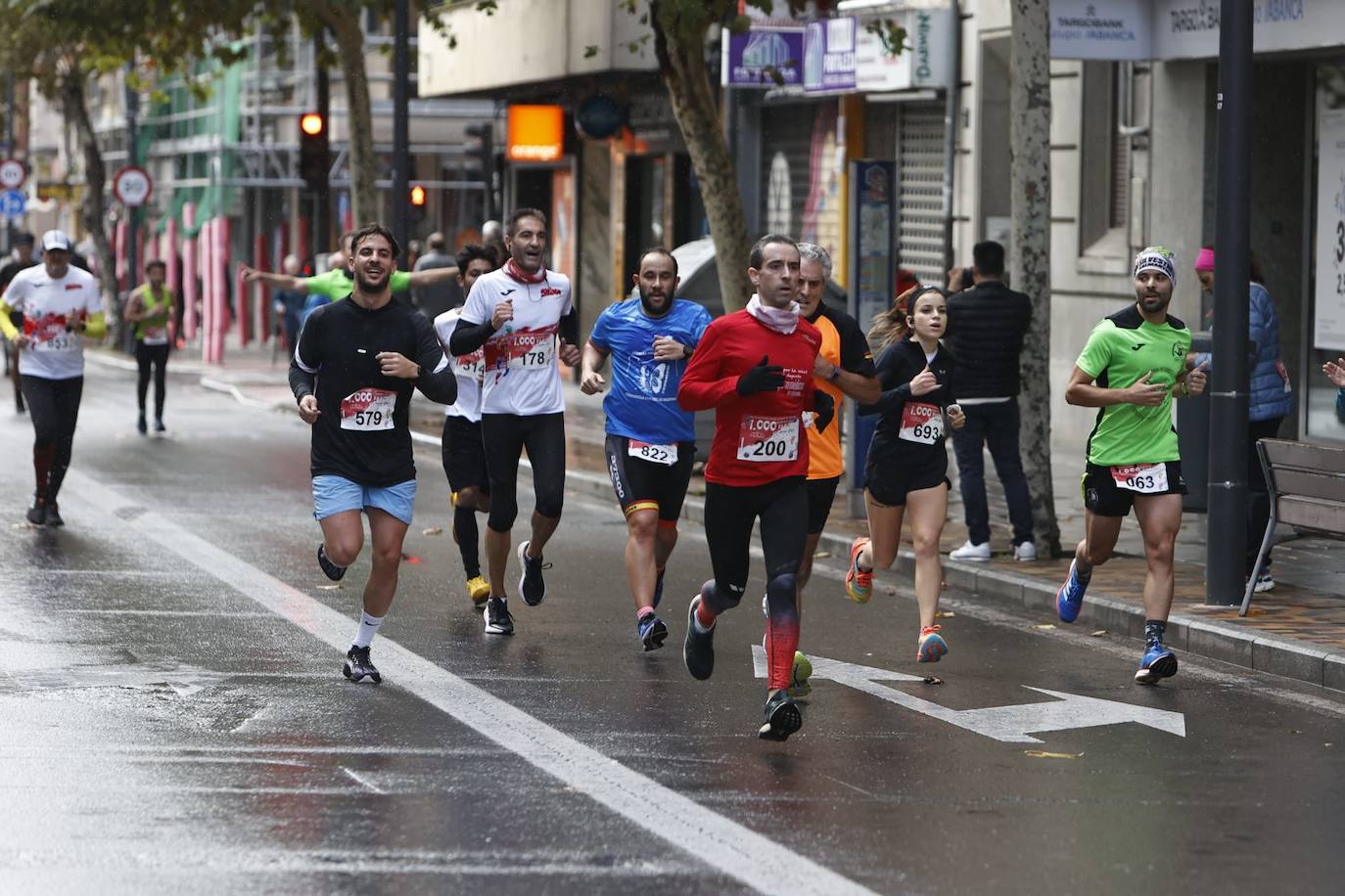 Salamanca llena sus calles con un nuevo éxito de la Carrera de los Mil Pasos