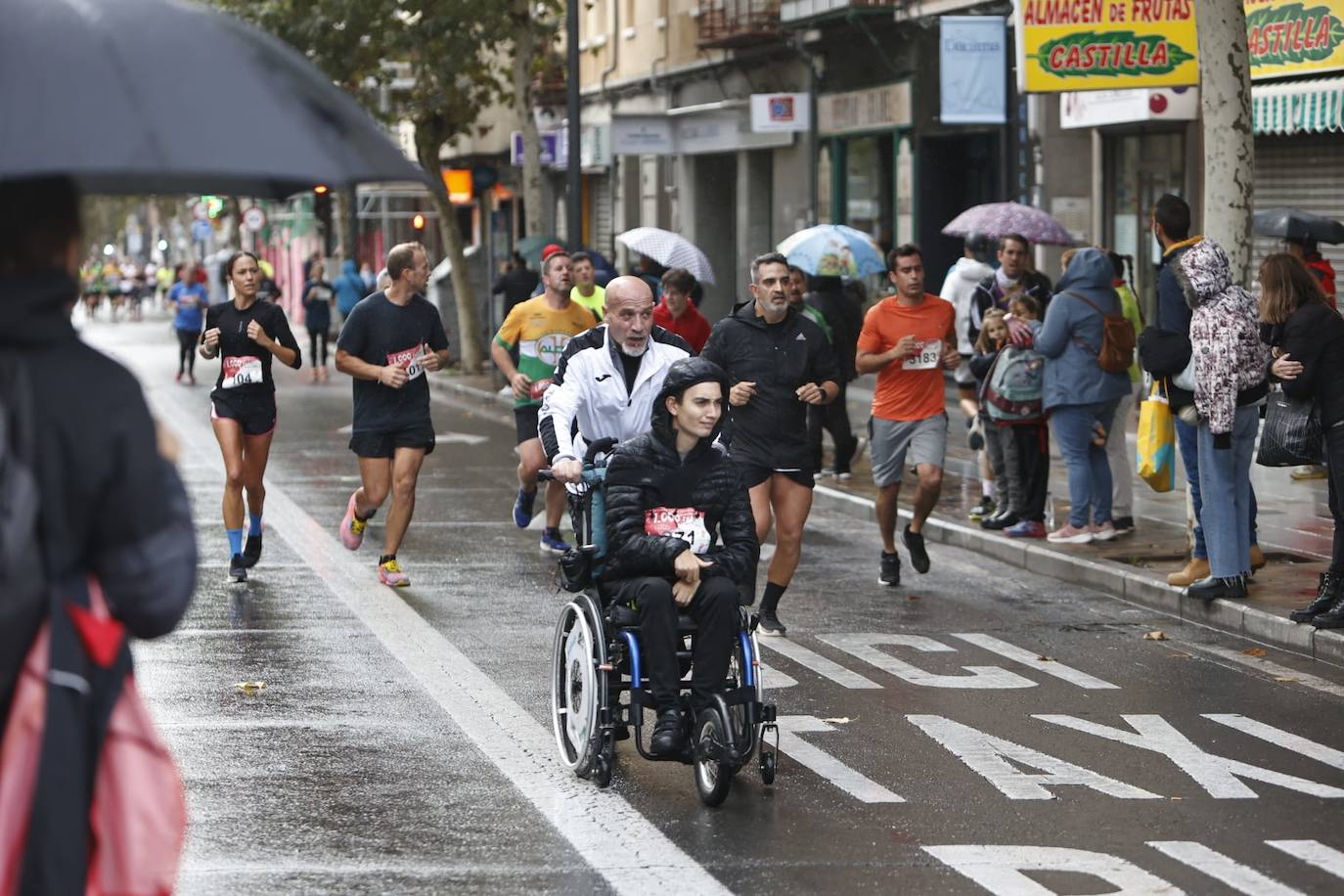 Salamanca llena sus calles con un nuevo éxito de la Carrera de los Mil Pasos