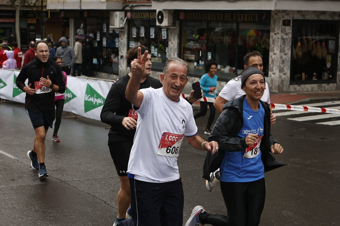 Salamanca llena sus calles con un nuevo éxito de la Carrera de los Mil Pasos