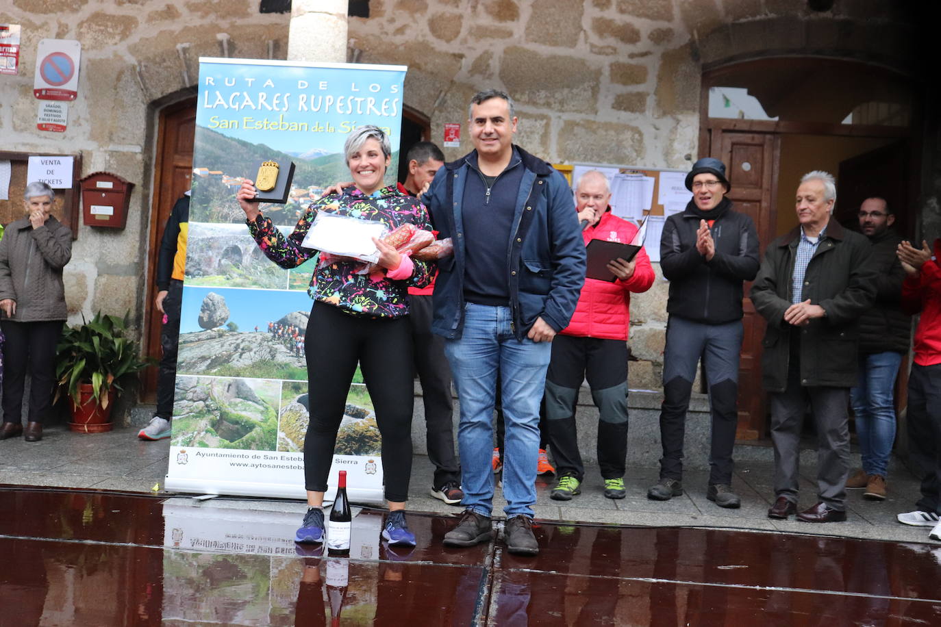 La lluvia no puede con la carrera de los lagares rupestres de San Esteban de la Sierra