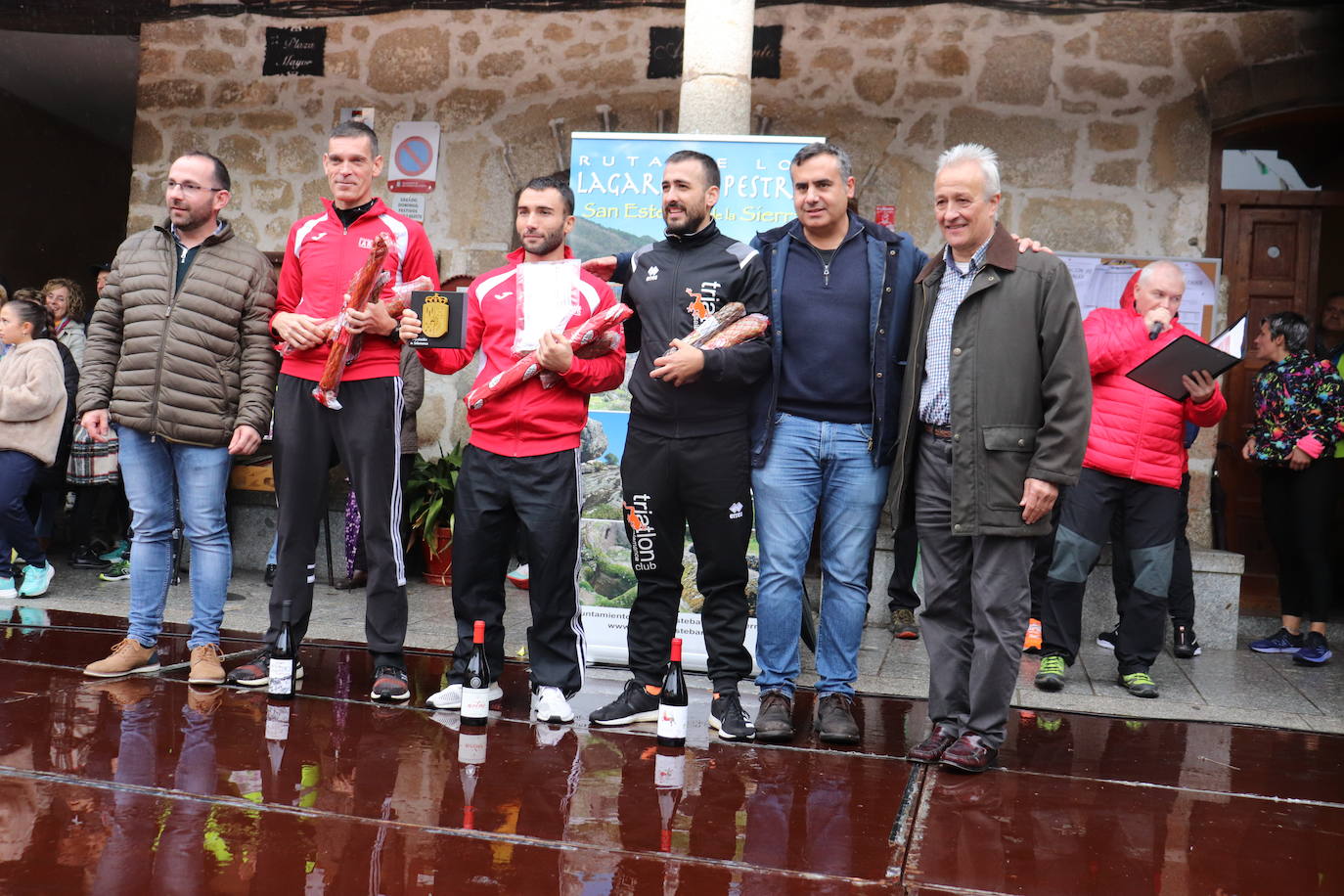 La lluvia no puede con la carrera de los lagares rupestres de San Esteban de la Sierra