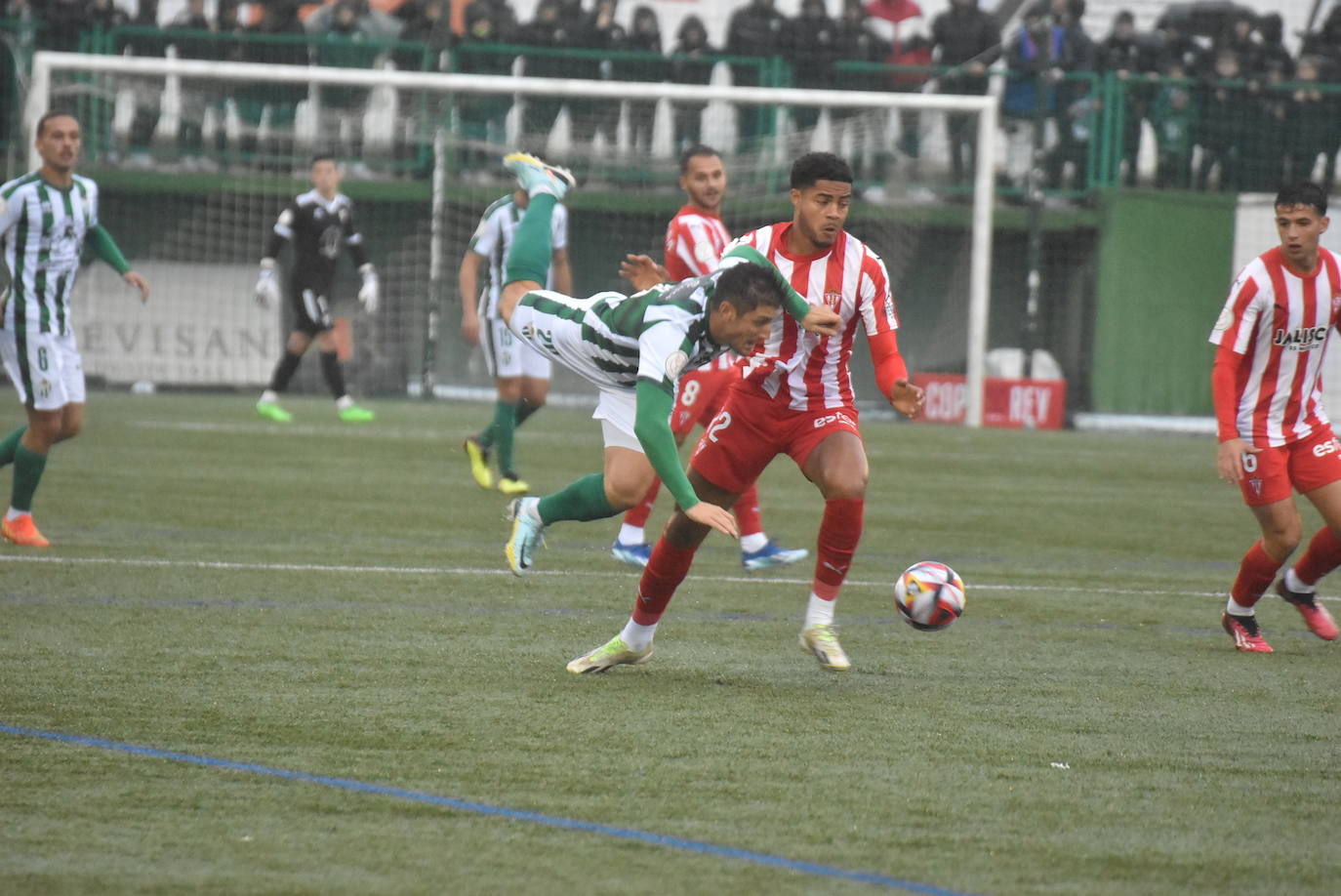 La primera visita del Sporting de Gijón a Guijuelo, en imágenes