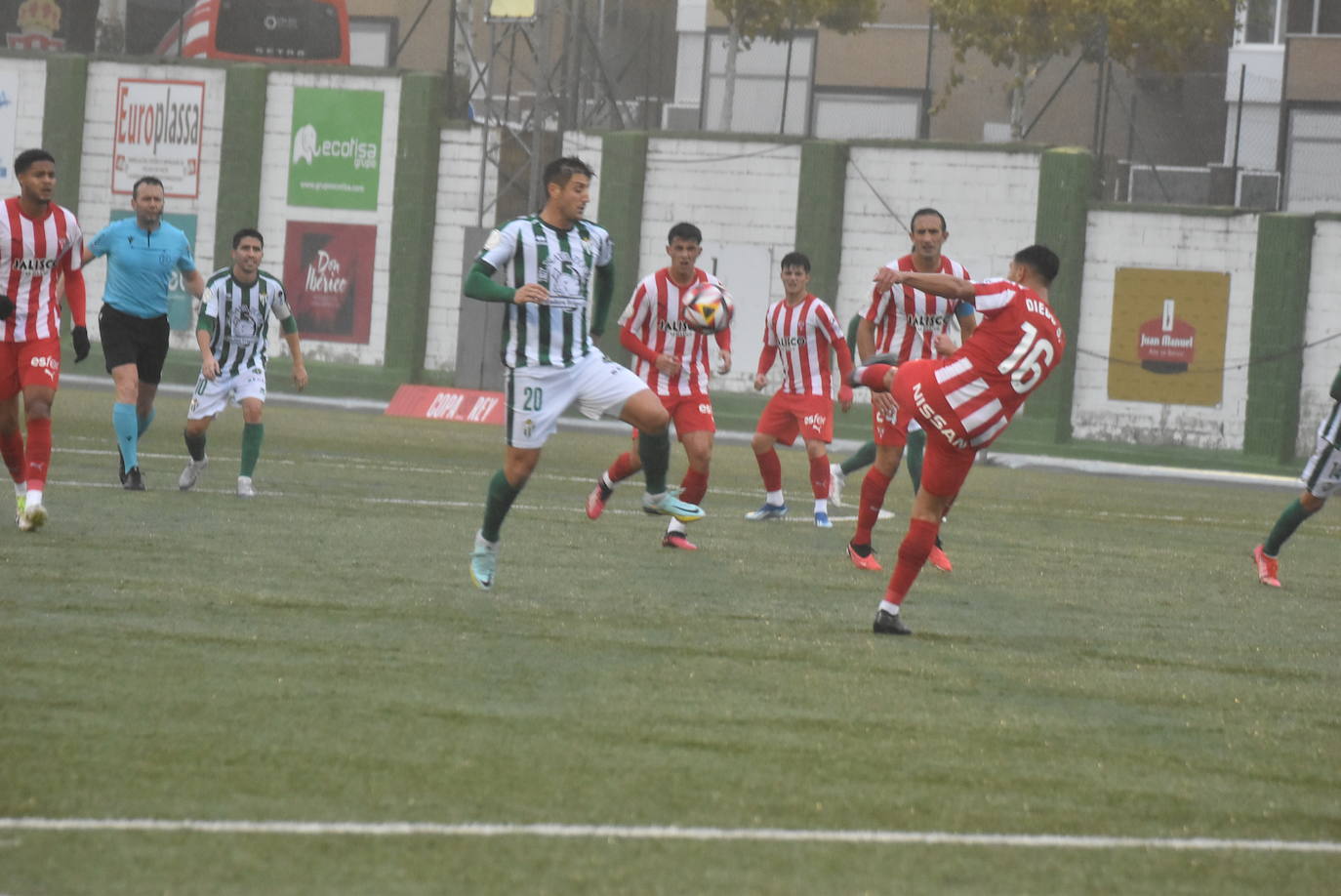 La primera visita del Sporting de Gijón a Guijuelo, en imágenes