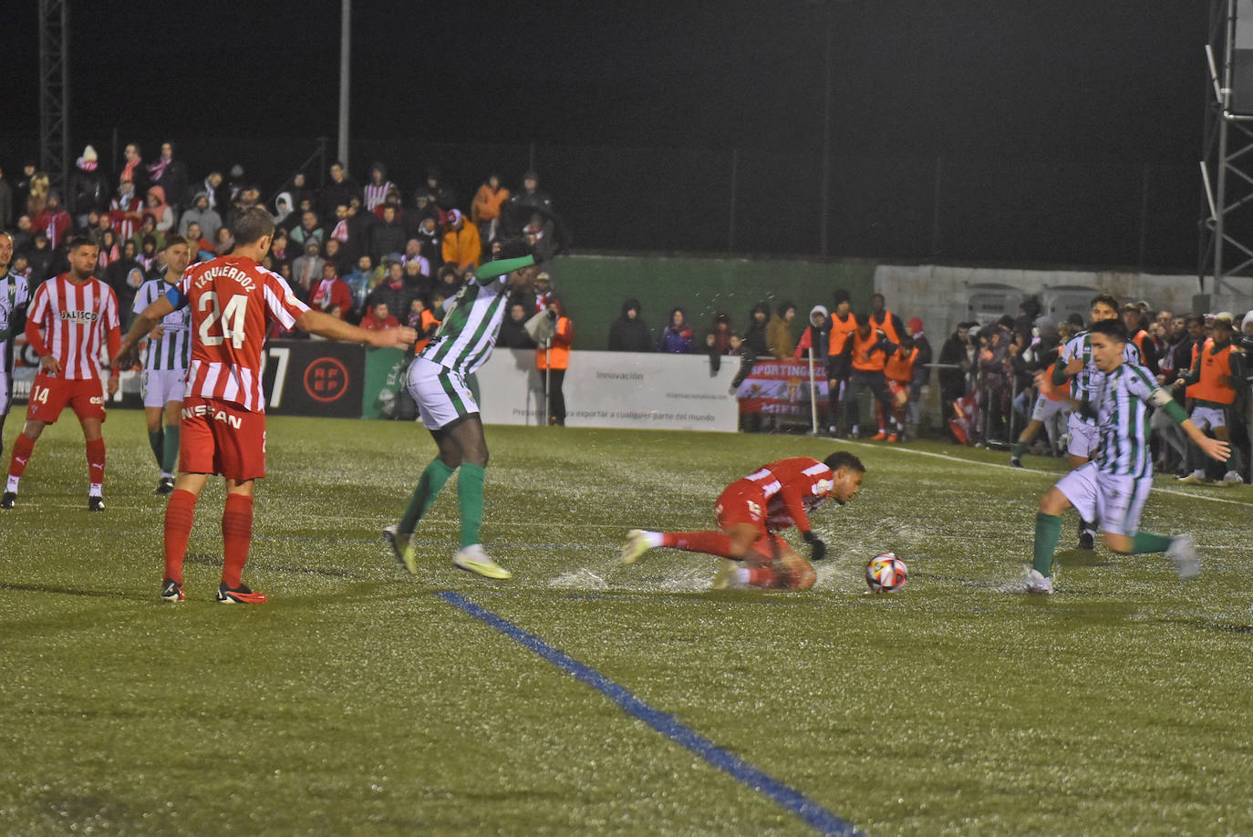 La primera visita del Sporting de Gijón a Guijuelo, en imágenes