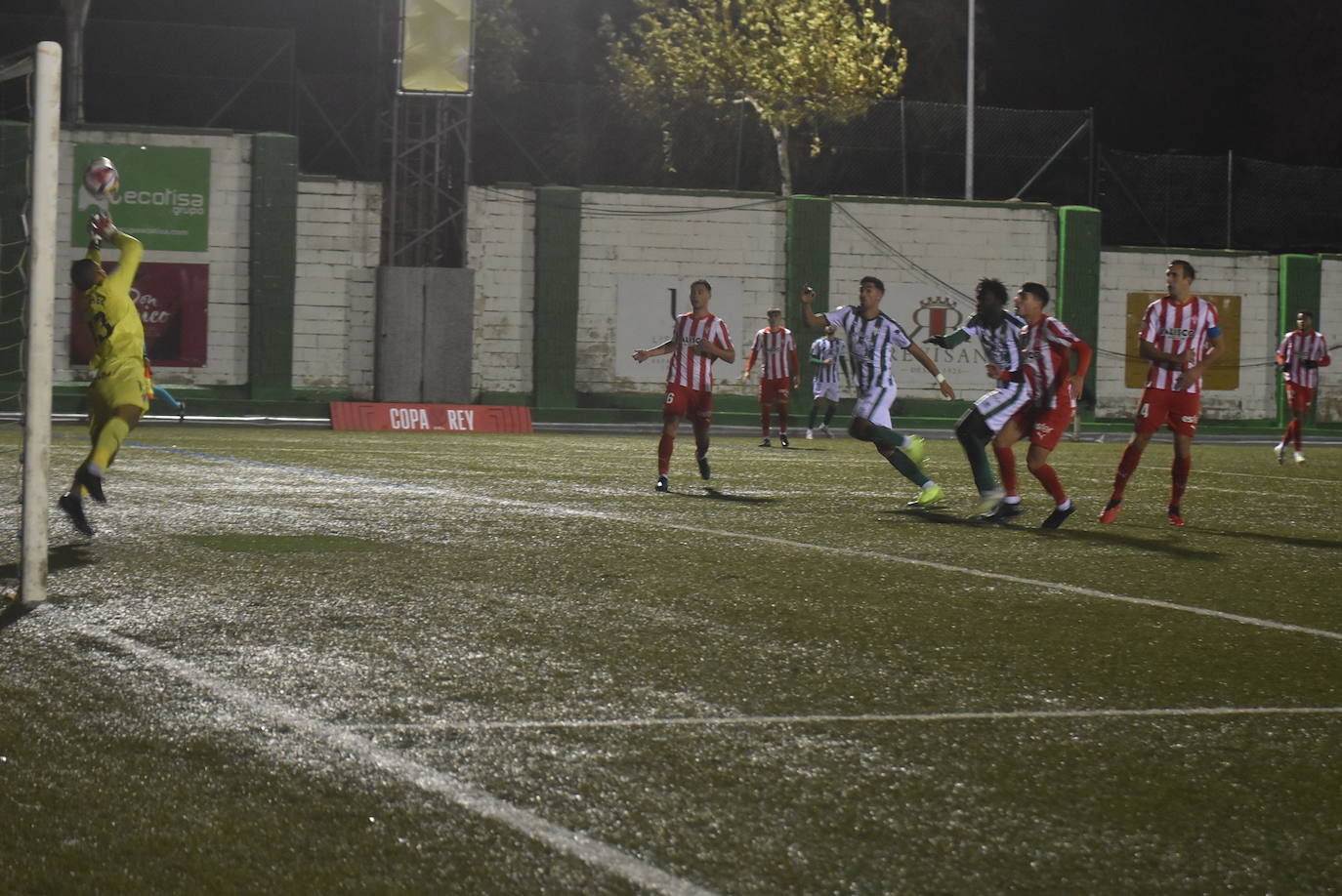 La primera visita del Sporting de Gijón a Guijuelo, en imágenes