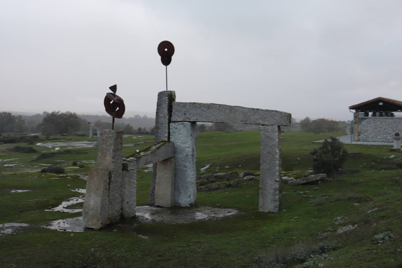 Los Santos reinaugura su parque del granito con un homenaje a su alcalde por 32 años, Javier Álvarez Merino