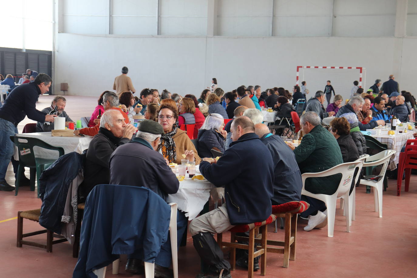 El pabellón salva la celebración de la fiesta del otoño en Los Santos