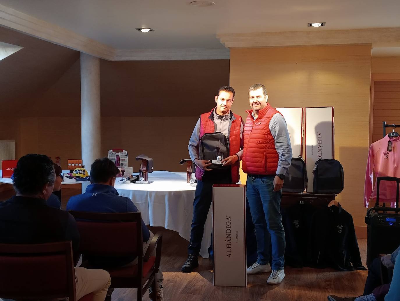 osé Alfonso García, recibiendo el premio al ganador de la 2ª categoría.