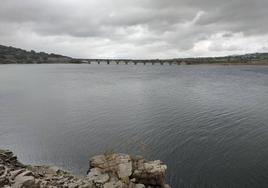 Embalse de Santa Teresa con 342,32 hectómetrós cubicos de los 496 de capacidad en la tarde de este sábado.