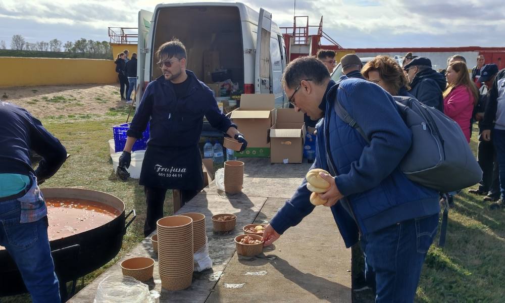 Villaflores reúne a 500 personas en la Morquera con la tradicional capea