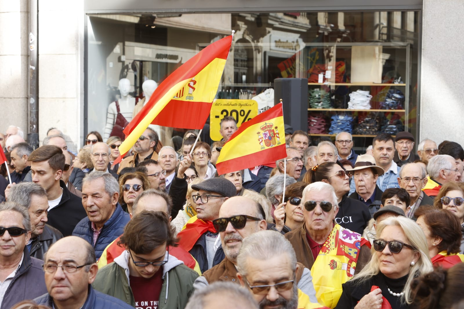 La manifestación contra la amnistía en Salamanca, en imágenes