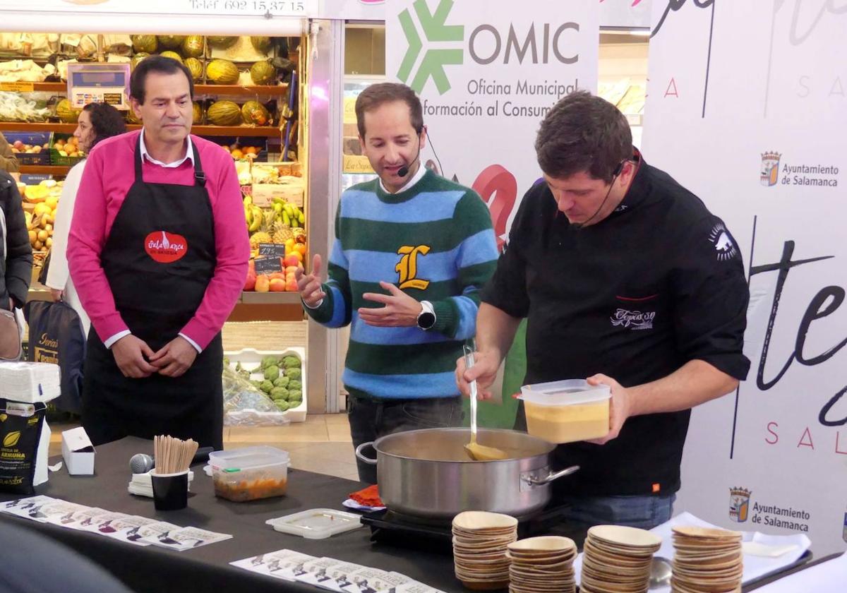 David Monaguillo y Jorge Lozano el año pasado en el mercado central.