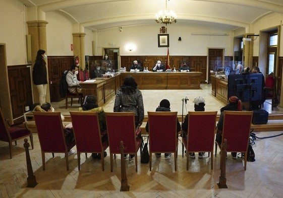 Los acusados en un momento del juicio que en enero del pasado año acogió la Audiencia Provincial.