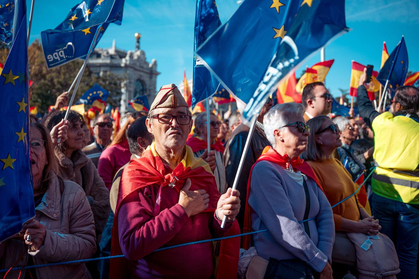 Un millón de personas se manifiestan contra la amnistía en Cibeles según los organizadores