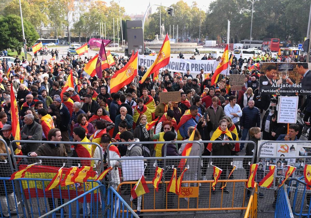 Protestas frente al Congreso por la investidura de Sánchez