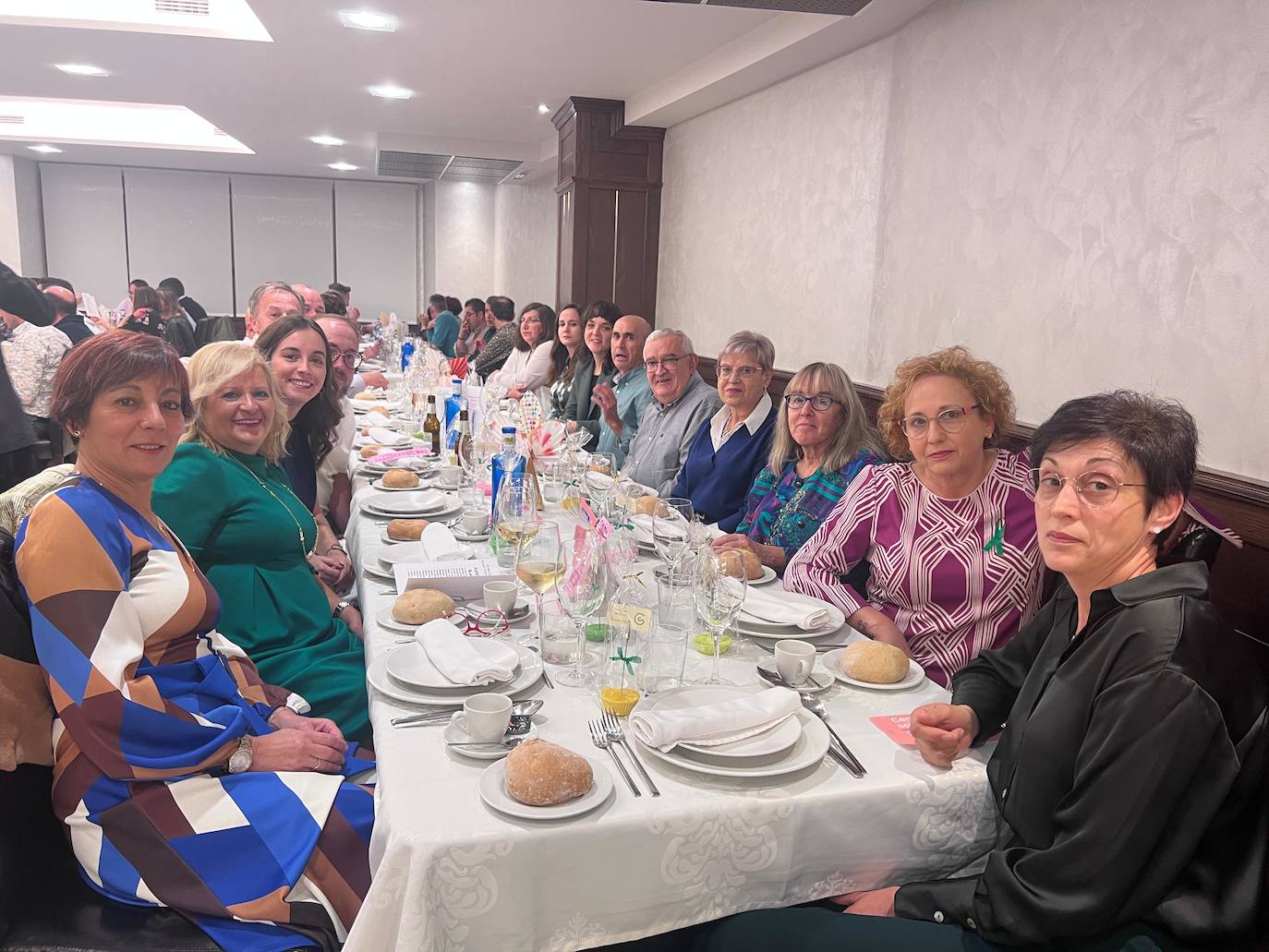 Guijuelo celebra la primera de las dos cenas de lucha contra el cáncer con notable acogida