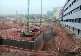 Aspecto actual de las obras del edificio de consultas.