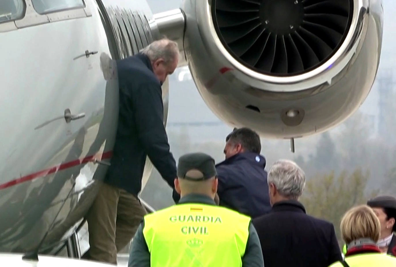 El Rey Juan Carlos, pillado en Vitoria antes de llegar a Sanxenxo