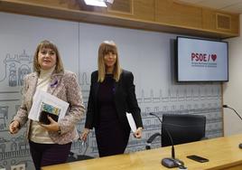 María García y María Sánchez durante la rueda de prensa.