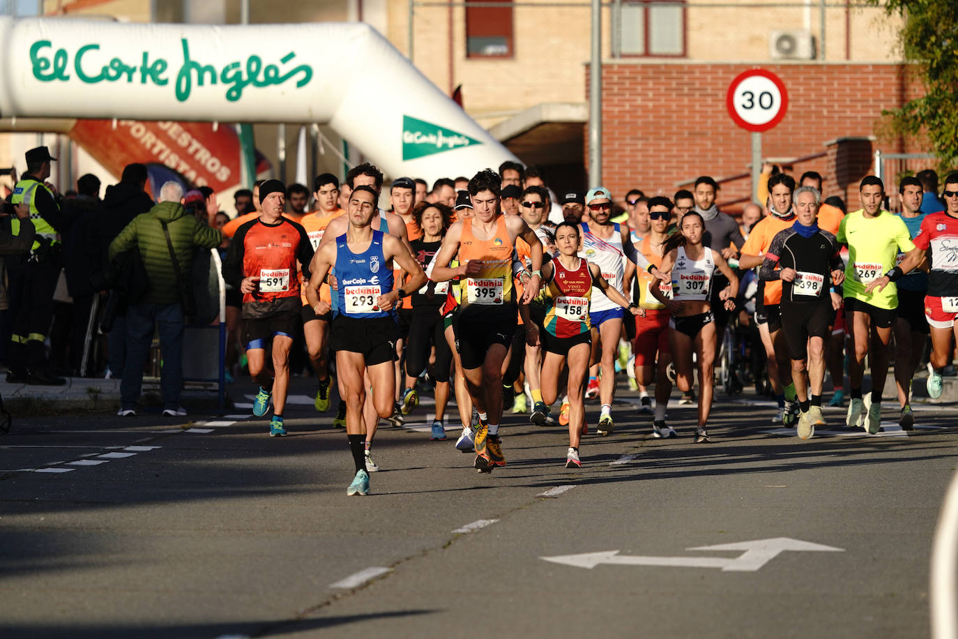 Nuevo exitazo de la San Silvestre Universitaria por las calles de Salamanca