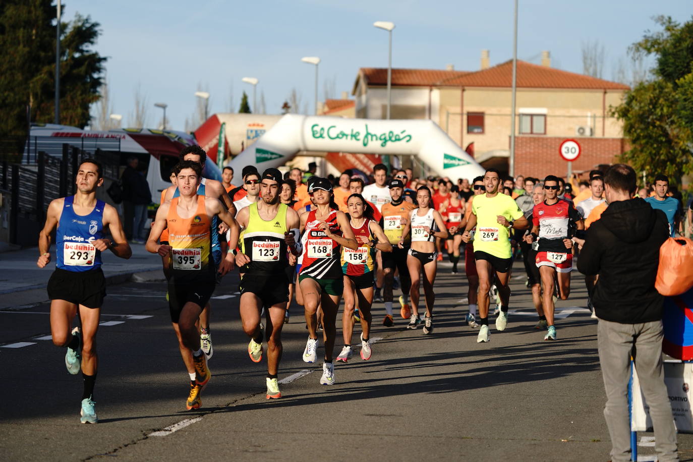 Nuevo exitazo de la San Silvestre Universitaria por las calles de Salamanca