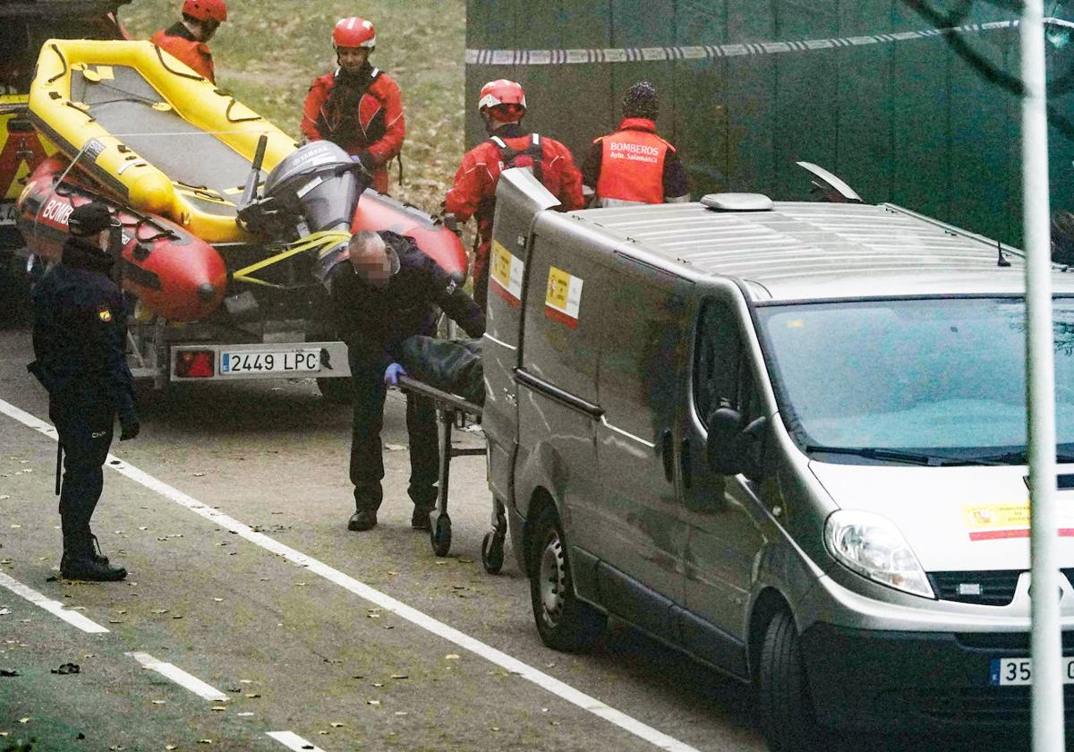 Imagen de los efectivos en el río Tormes.