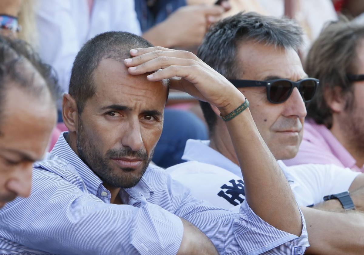 El ganadero Manuel Núñez Elvira, en un burladero del callejón de la plaza de toros de La Glorieta durante la pasada Feria.