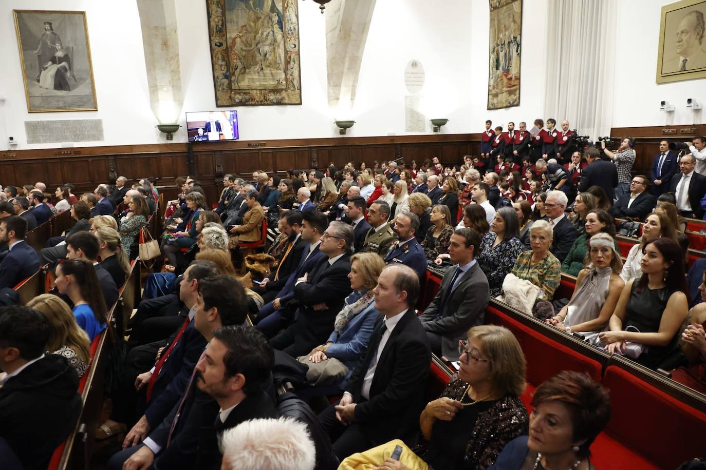 La Reina Sofía y Yolanda Díaz, presentes en el Paraninfo de Salamanca