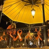 El templete de Peñaranda se llena de lazos rojos en el Día de la respuesta al VIH