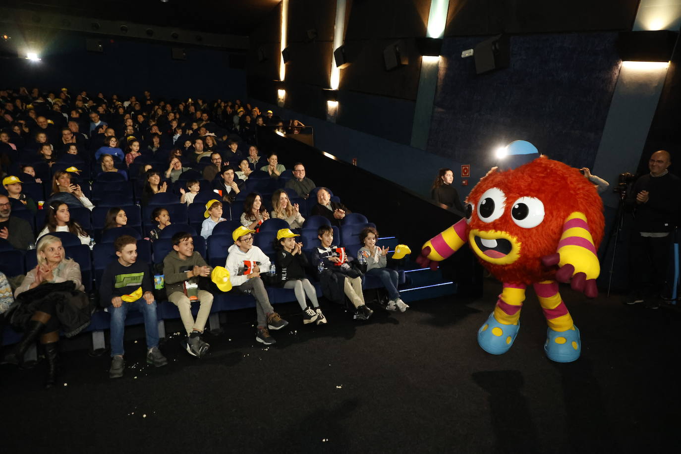 Así disfrutaron los más pequeños de la casa del preestreno de Momonsters en Salamanca