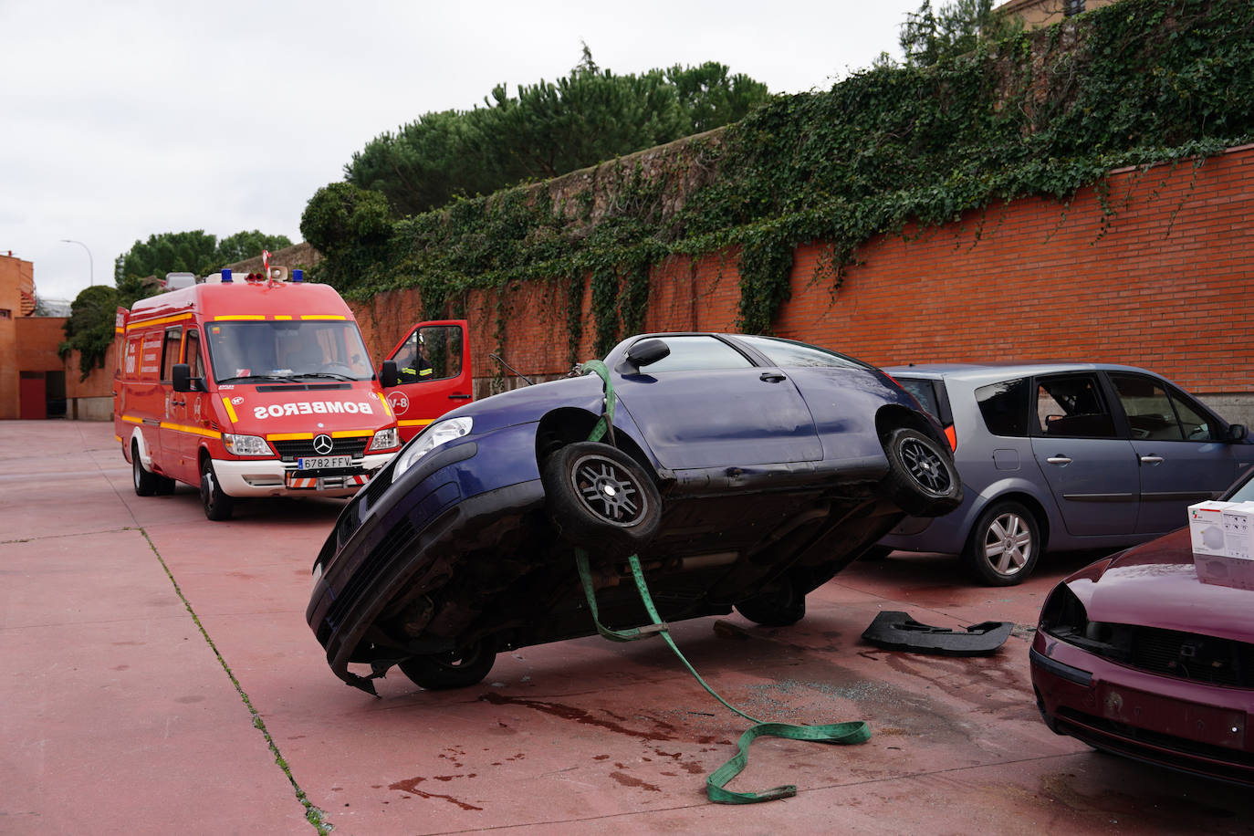 Cómo actuar ante un accidente en el que hay un coche eléctrico involucrado