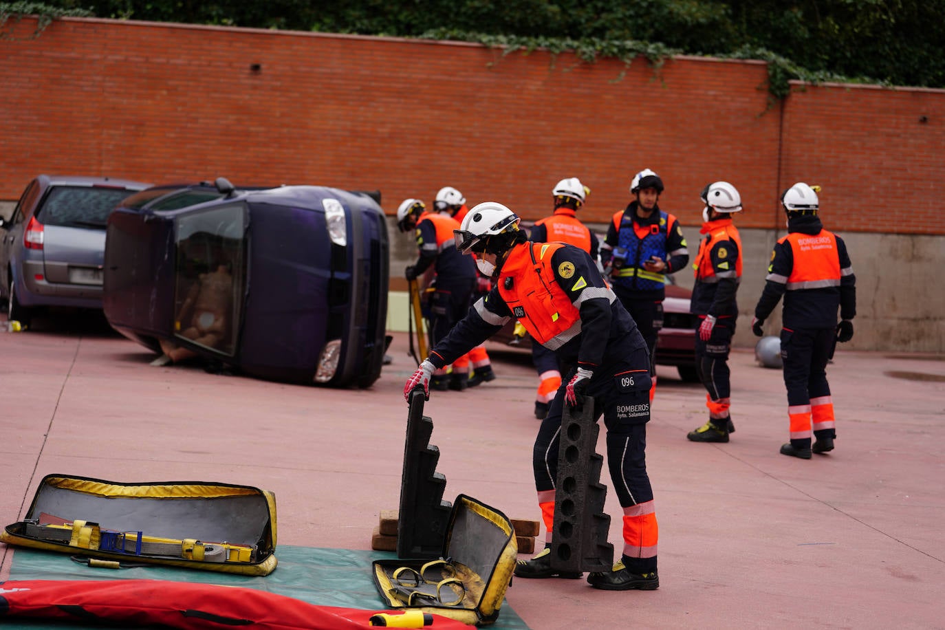 Cómo actuar ante un accidente en el que hay un coche eléctrico involucrado