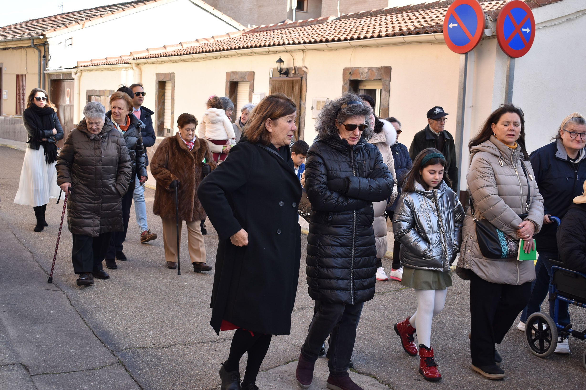 Aldeatejada arropa a su patrona en el día grande de las fiestas