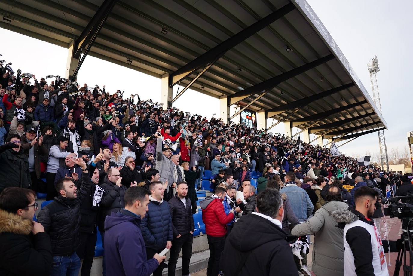 Las mejores imágenes del partido entre Unionistas y el Sporting de Gijón