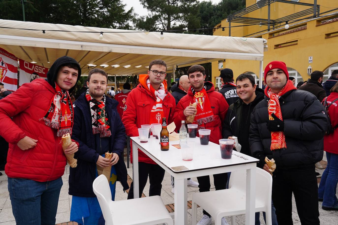 Gran ambiente previo al partido de Copa entre Unionistas y Sporting