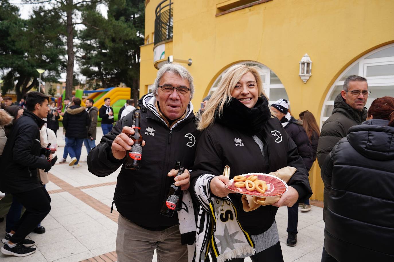 Gran ambiente previo al partido de Copa entre Unionistas y Sporting