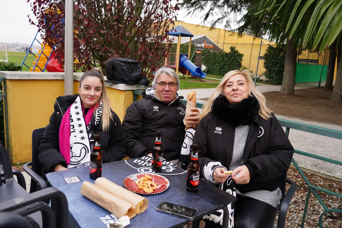 Gran ambiente previo al partido de Copa entre Unionistas y Sporting