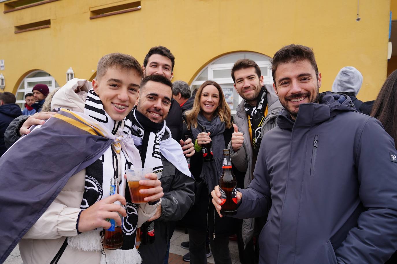 Gran ambiente previo al partido de Copa entre Unionistas y Sporting