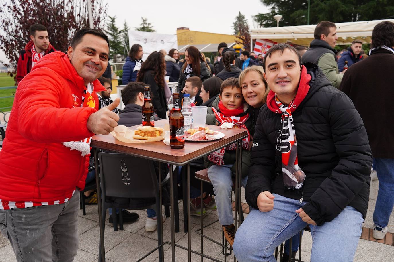 Gran ambiente previo al partido de Copa entre Unionistas y Sporting
