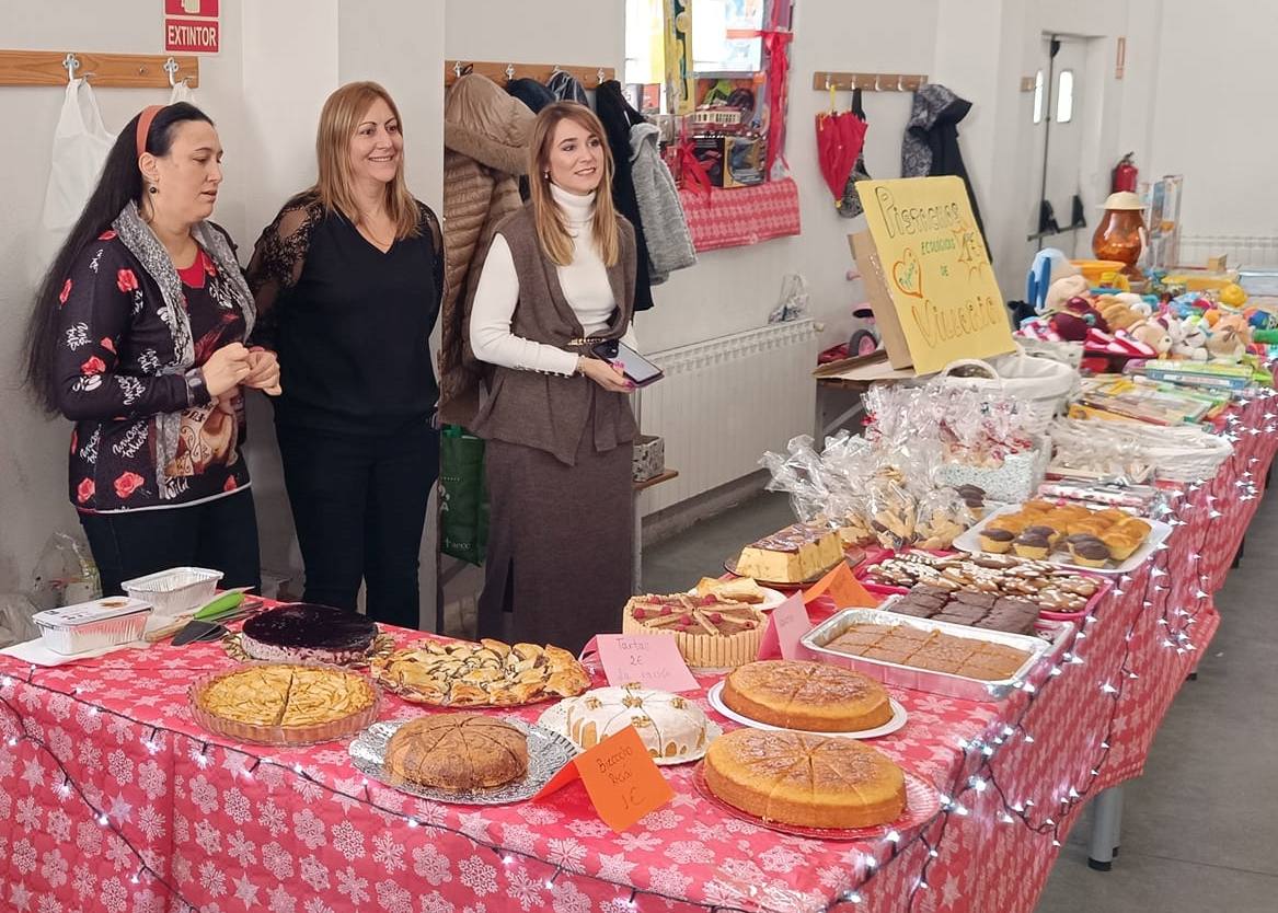 Éxito en el primer mercado navideño solidario de Villoria